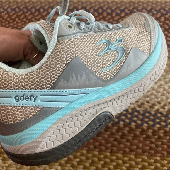 gdefy Shoes - Gdefy Women's Comfort Fit Gravity Defyer Sky Blue Tennis Shoes Sz. 8.5